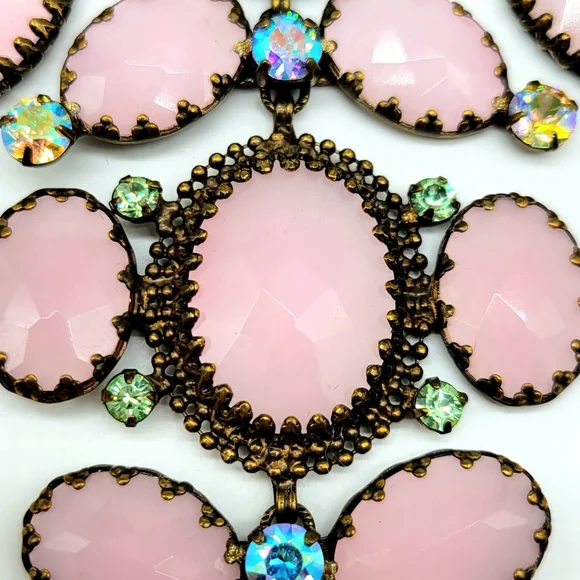 Sorrelli Rose Quartz + Aurora Borealis Swarovski Crystal Oval Statement Necklace - Picture 6 of 13